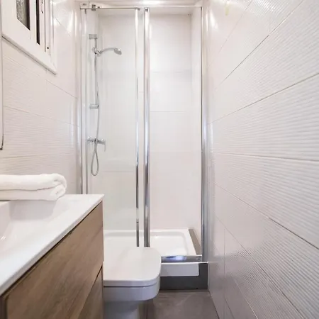 12tog1035 - Spacious Near Camp Nou Apartment L'Hospitalet de Llobregat